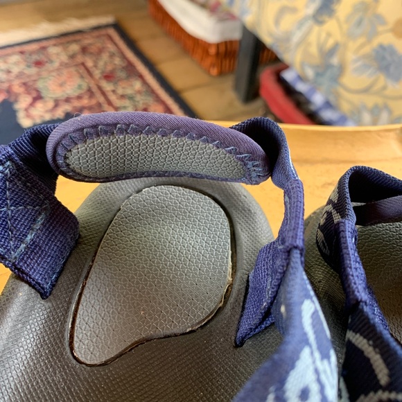 North Face Sandals 9 - Picture 4 of 10